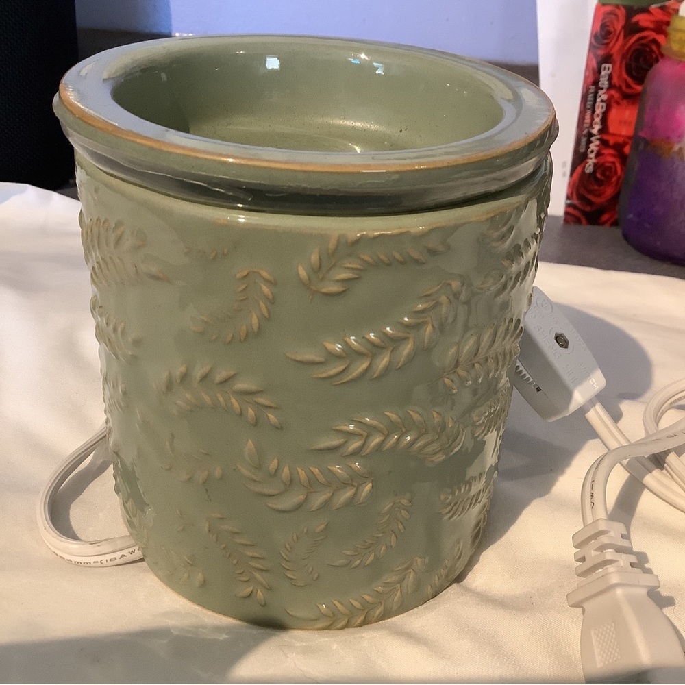 INTERTEK MODEL CCW-008 ROOM FRAGRANCE WARMER WORKS GREAT VERY STYLISH